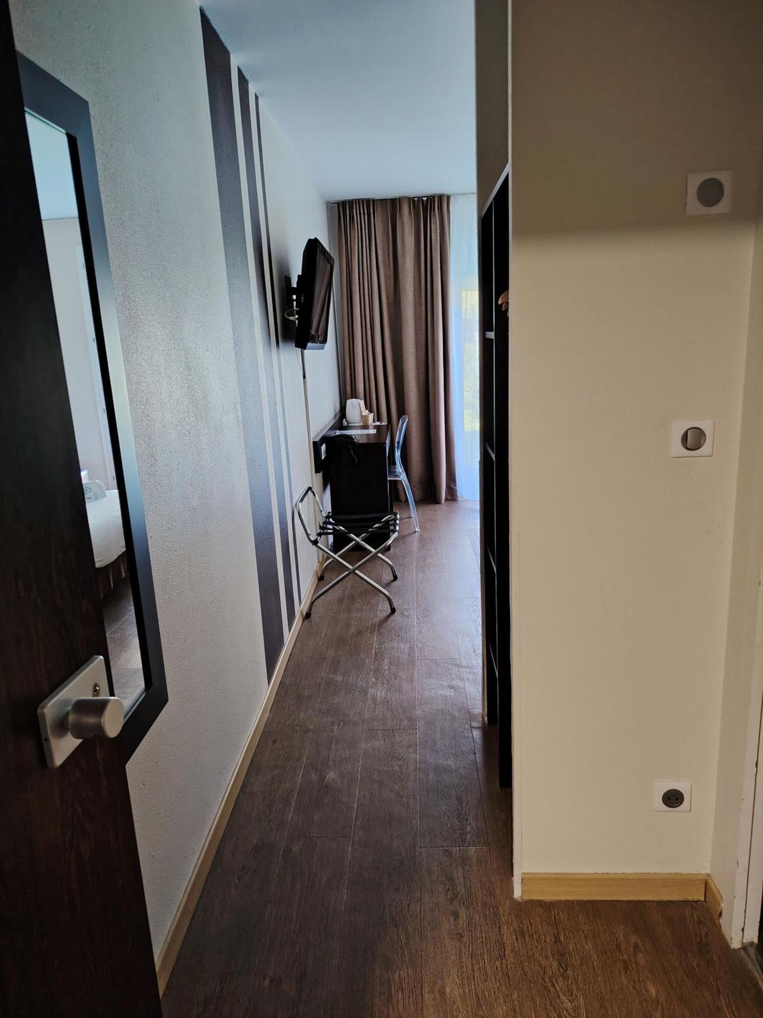 กีริอ๊าด ล็อง Hotel ภายนอก รูปภาพ