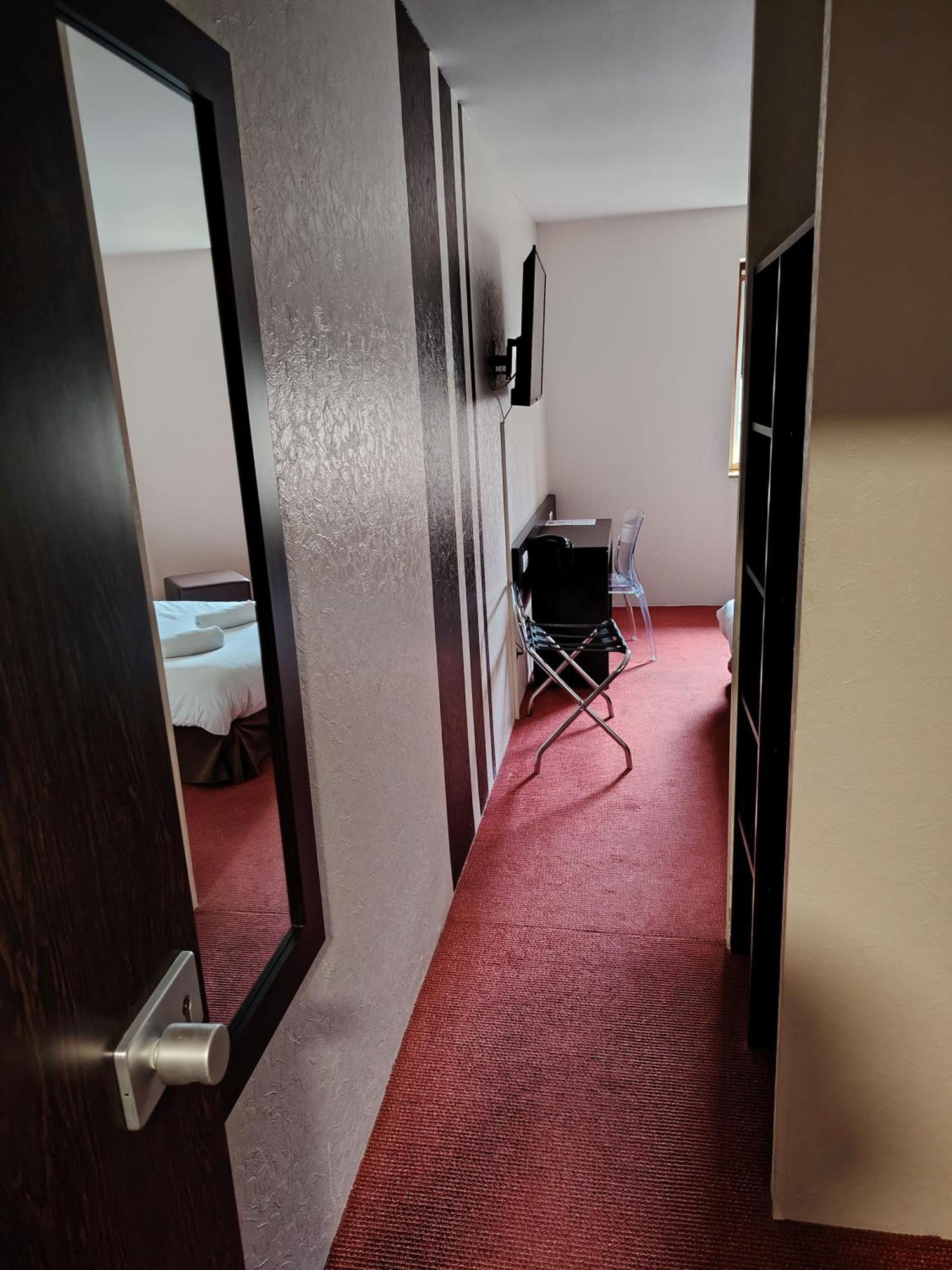 กีริอ๊าด ล็อง Hotel ภายนอก รูปภาพ